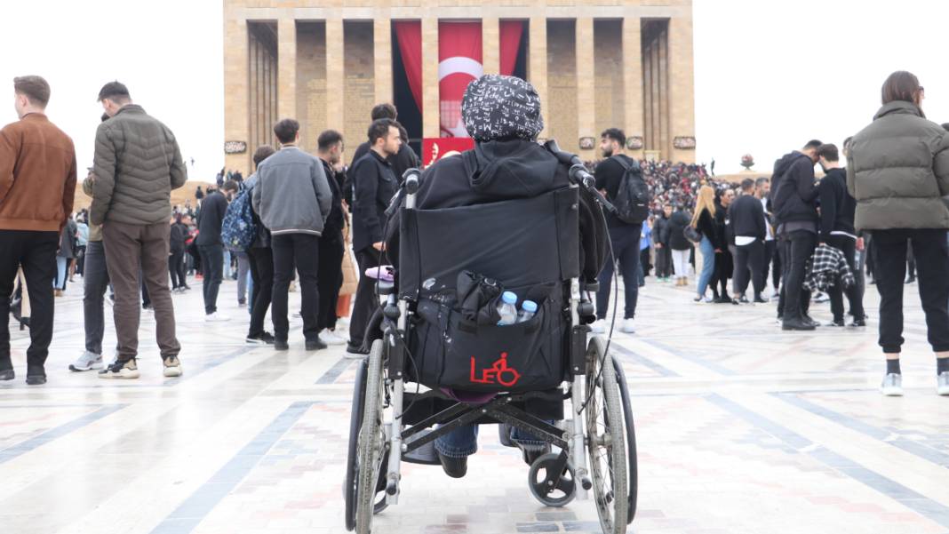 Anıtkabir’e akın ettiler... 'O umudu yaşatmak için bugün buradayız' 1